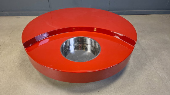 Image 1 of Vintage draaibare salontafel in rode lak van Willy Rizzo, jaren 70.