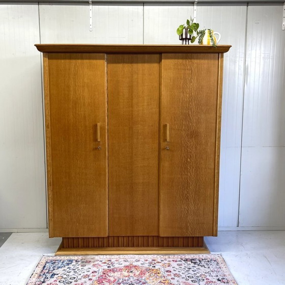 Image 1 of Armoire Art Déco vintage élégante avec étagères suspendues et tiroirs amovibles