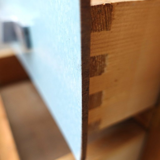 Cassettiera industriale colorata