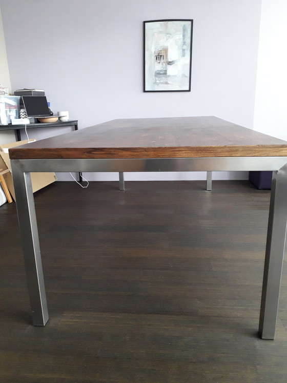 Image 1 of Grande table à manger en bois massif avec pieds en acier inoxydable