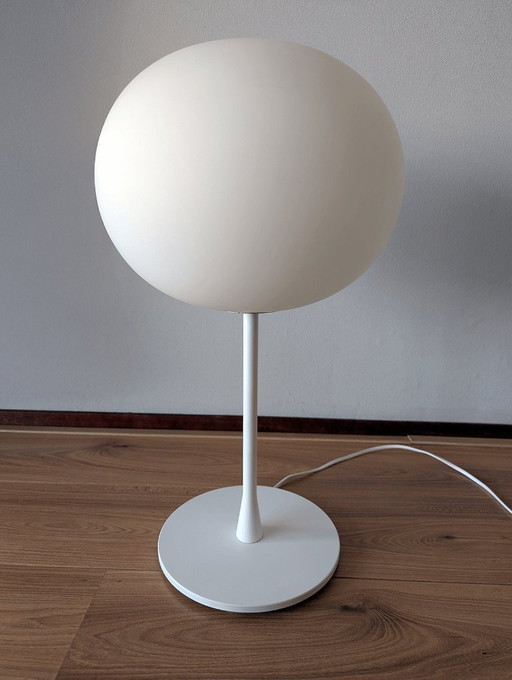 Lampe à poser "Glo-Ball T1" de Flos - Design Jasper Morrison