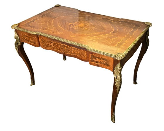 Image 1 of Escritorio plano estilo Luis XV en marquetería - obra del siglo XX