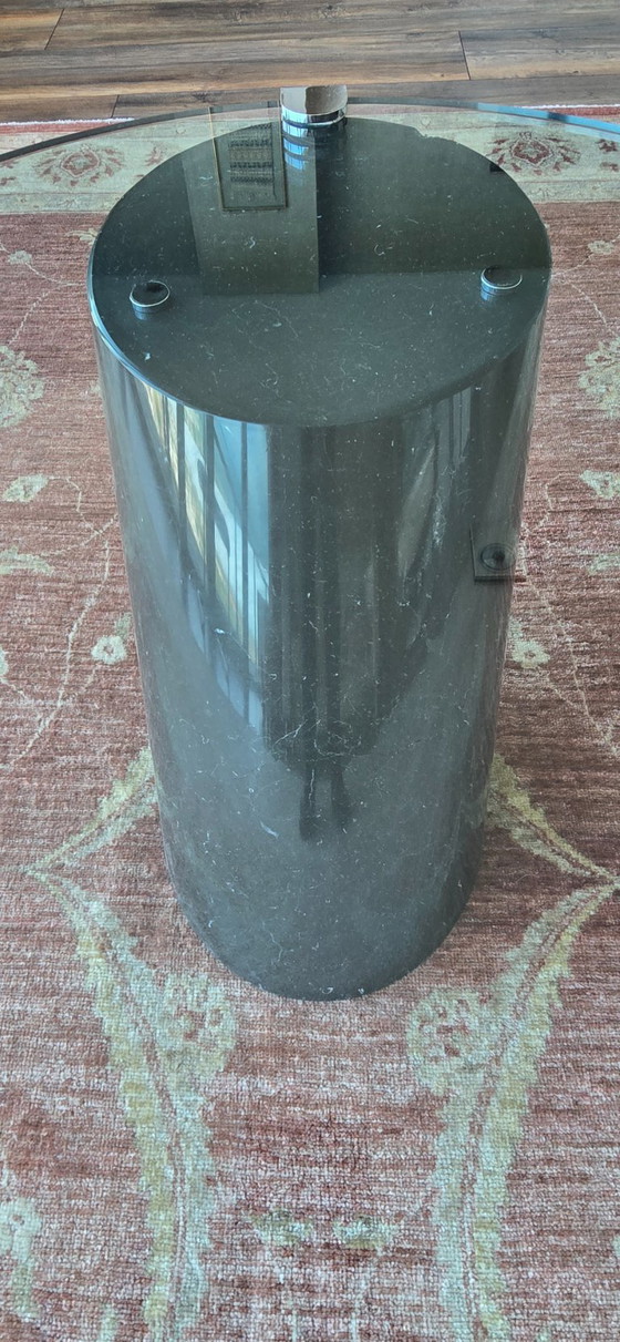 Image 1 of Offered: K1000 coffee table in original condition. A very small chip at the top of the foot.