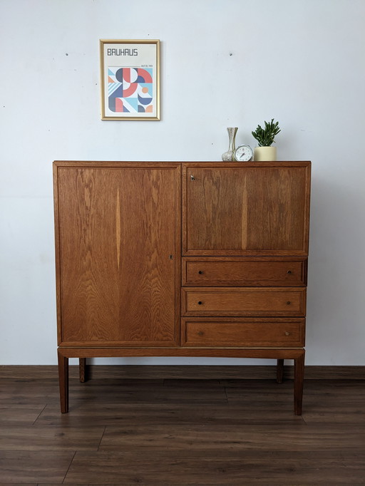 Aparador alto vintage de diseño escandinavo