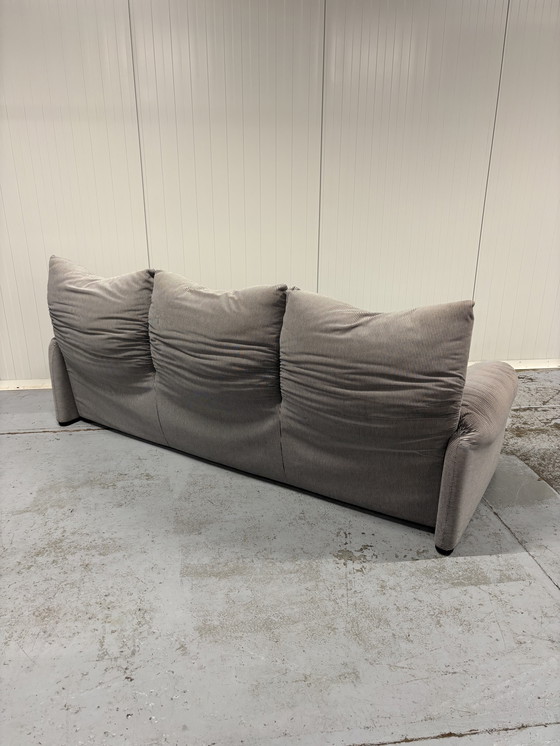 Image 1 of 3-zits Cassina Maralunga