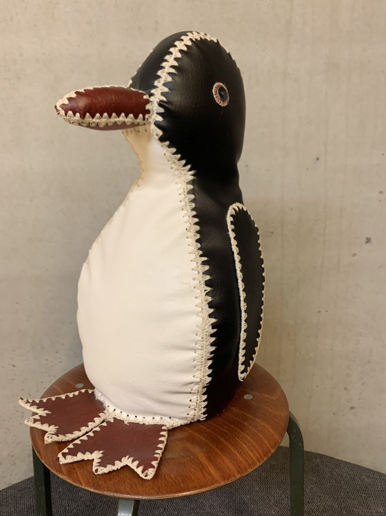 Image 1 of Kunst - nijverheid , Pinguïn, decoratief of als deurstopper. In de stijl van Dimitri  Omersa.