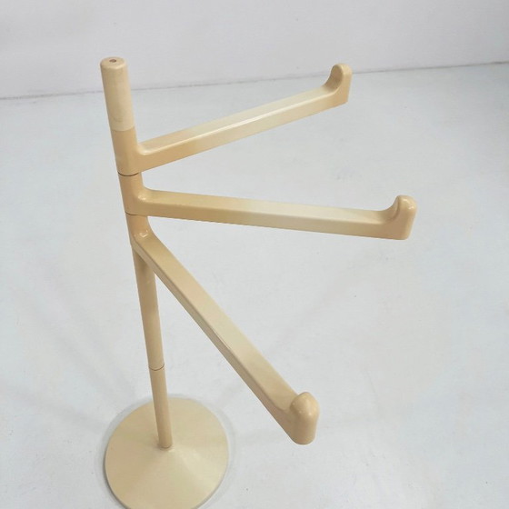 Image 1 of Portasciugamani bianco da terra di Makio Hasuike per Gedy, anni '70