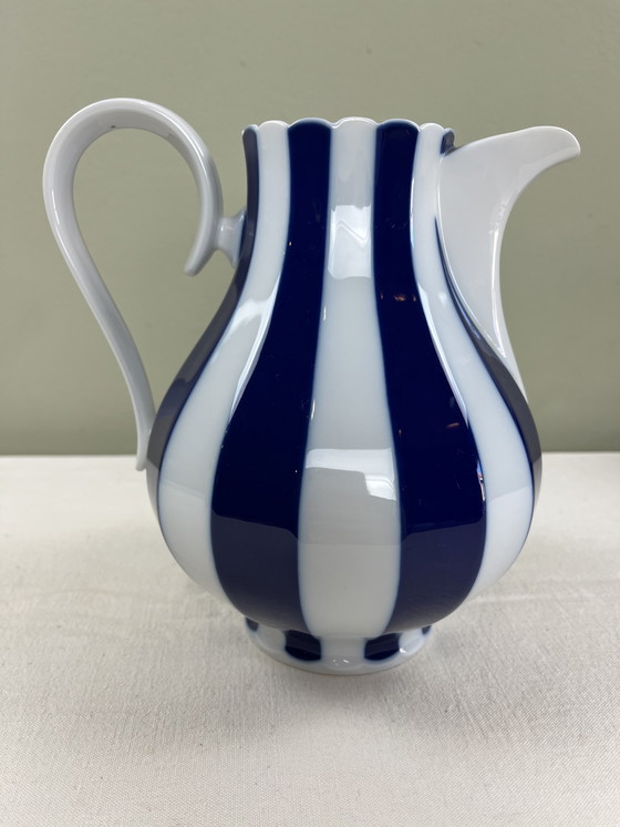 Image 1 of Verseuse en porcelaine 