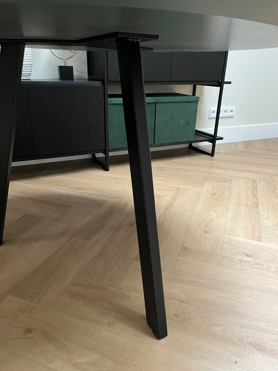 Image 1 of Mesa de comedor redonda Studio Henk