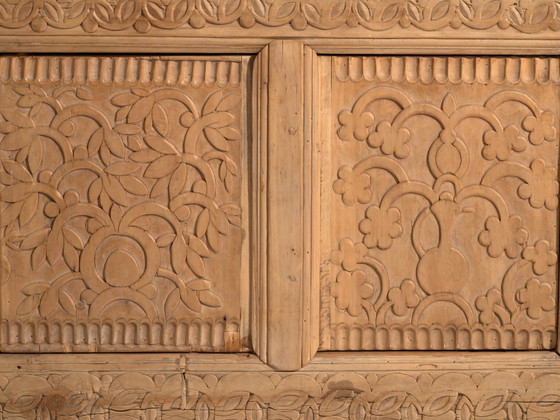 Antique carved low sideboard in fir wood – China, circa 1930 (photo 38 of 40)