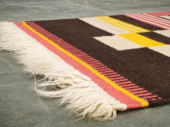 Image 1 of Tapis Kilim tchèque géométrique en laine des années 1950, rose, noir et jaune