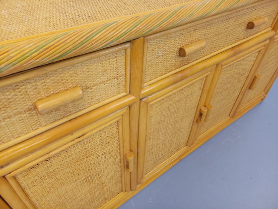 Image 1 of Vintage dressoir/opbergmeubel van rotan en gevlochten rotan uit de jaren 70.