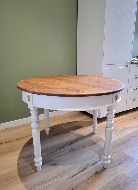 Image 1 of Tavolo vintage restaurato in rovere massello - Edizione Punti Cardinali