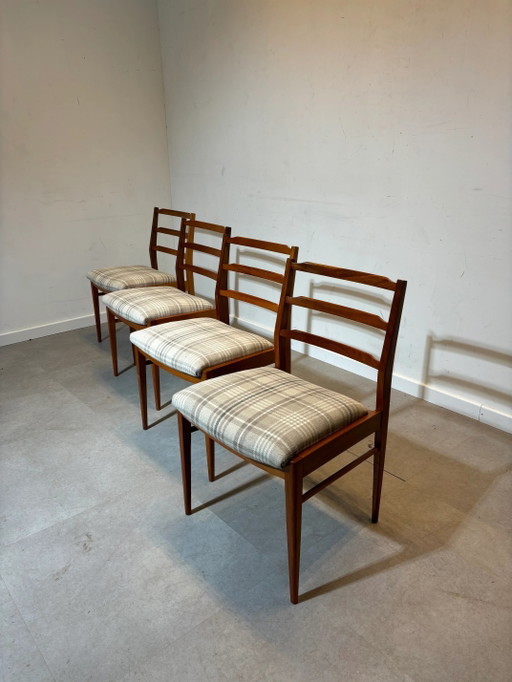 Juego de cuatro sillas McIntosh vintage – eetkamerstoelen (photo 2 of 5)