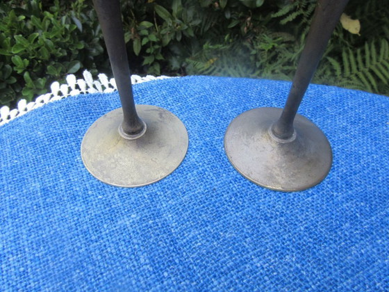 Coppia di vasi/calici/bicchieri in metallo, stile moderno di metà secolo – Oggetti decorativi (photo 5 of 10)