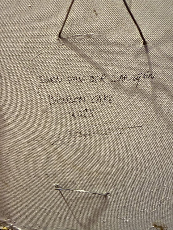 Image 1 of Swen Van der Sangen - Blossom Cake - Una obra de arte experimental en naranja y azul claro