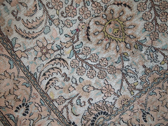 Image 1 of Handgemaakt vintage zijden Indo-Tabriz tapijt 3.2' x 5.3' (100cm x 162cm) jaren 1950 - 1C469