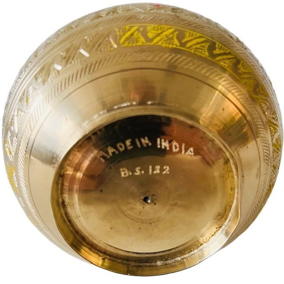 Image 1 of Vaso indiano d'epoca in ottone inciso