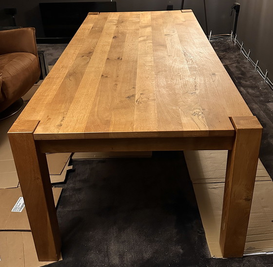 Image 1 of Table de salle à manger en chêne robuste