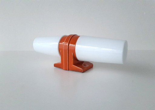 Porseleinen vintage wandlamp van Ifö Electric met 2 lichtpunten, oranje jaren 60 lamp ontworpen door Sigvard Bernadotte
