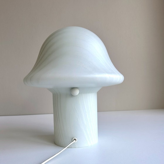 Image 1 of Lampe de table vintage Peill et Putzler verre opalin Zebra Design lampe champignon années 70 années 80 Mid Century Moderne
