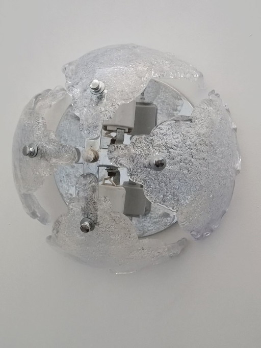 Murano ijsglazen wandlamp van Mazzega uit de jaren 70.
