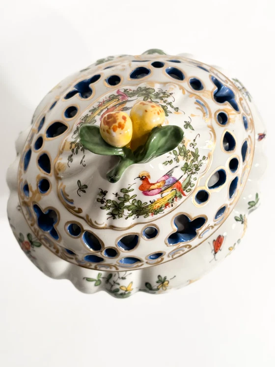 Vase brûleur à parfum en porcelaine française peinte à la main, années 1920 – Objets déco (photo 12 of 19)