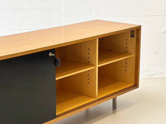 Image 1 of Aparador de nogal de Knoll International, años 60