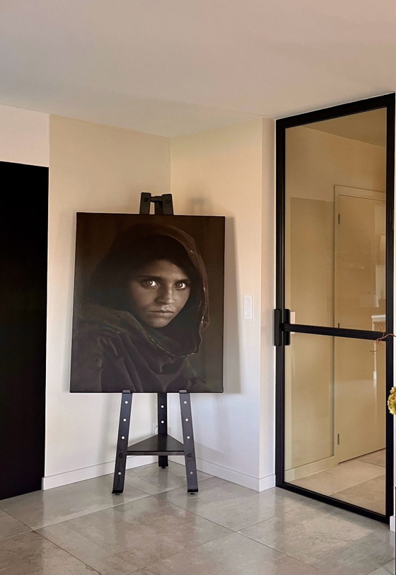 Ritratto fotografico di Sharbat Gula con supporto in metallo – Stampe artistiche, Tela (photo 2 of 5)