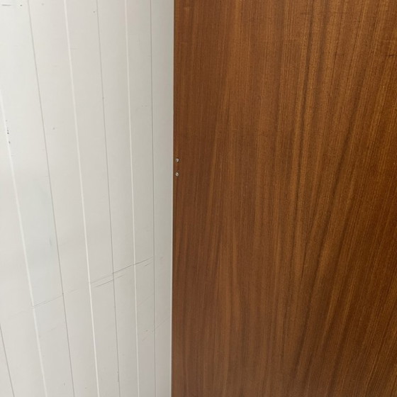 Image 1 of Armadio vintage di metà secolo con ripiano appendiabiti rimovibile per la biancheria.