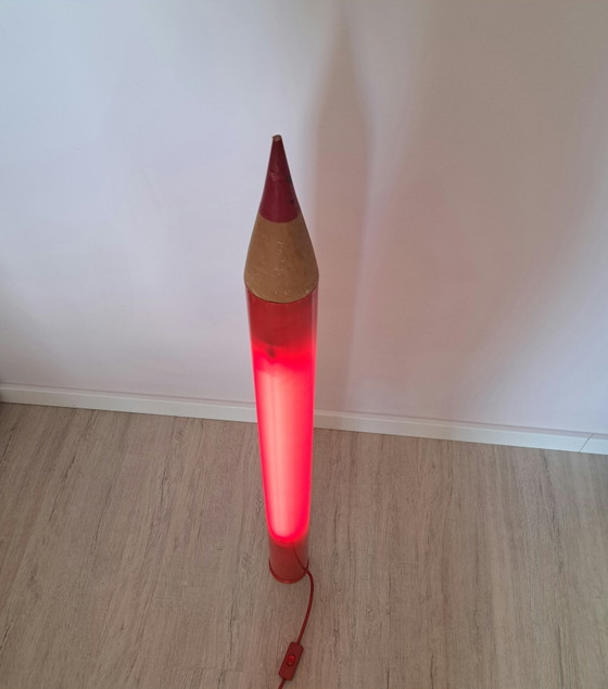 Rare 1970s Pop Art Giant Pencil Floor Lamp – Red 100 cm – Floor lights, Plastic, Wood (photo 5 of 8)