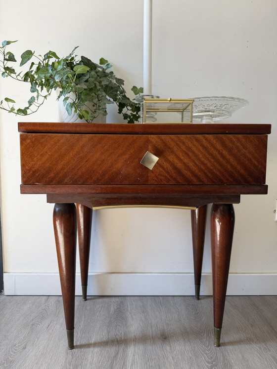 Image 1 of Kleiner Beistelltisch mit Schublade