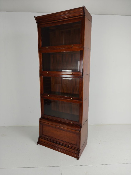 Image 1 of Boekenkast in Globe-Wernicke Stijl – Mahonie – Facetgeslepen Glas