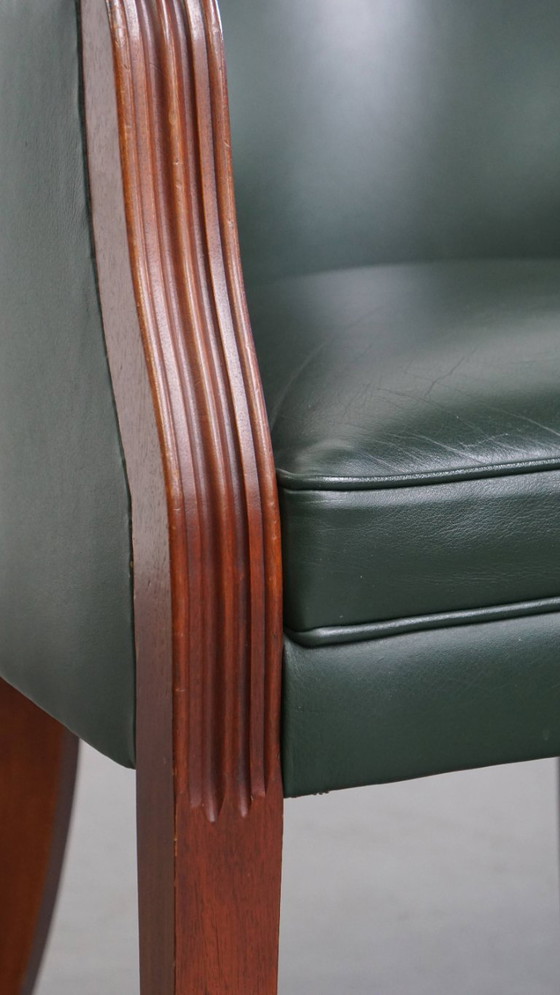 Image 1 of 2 x Beistell-/Ess-/Bürostuhl aus grünem Rindsleder und Holz im englischen Stil