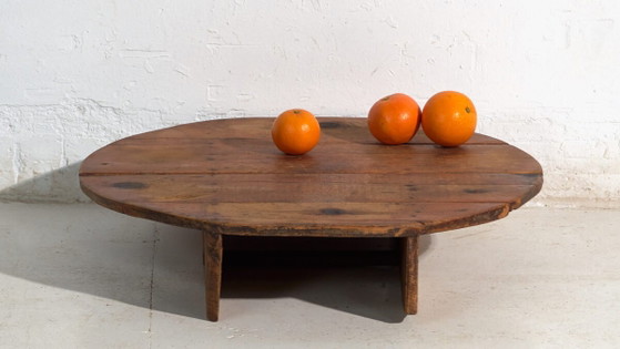 Antique low round table in pine wood – Central Europe, circa 1940 – Coffee tables, Rustic (photo 3 of 40)