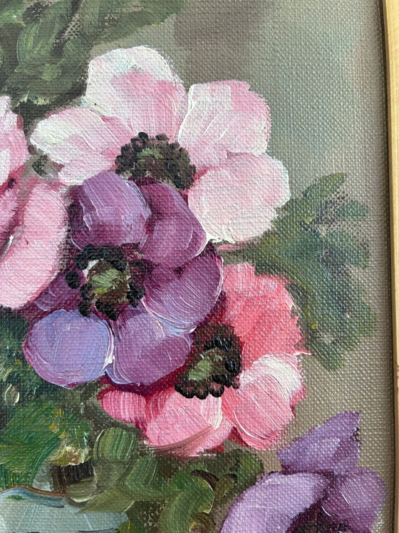 Image 1 of Vintage original flower oil painting, signed floral still life