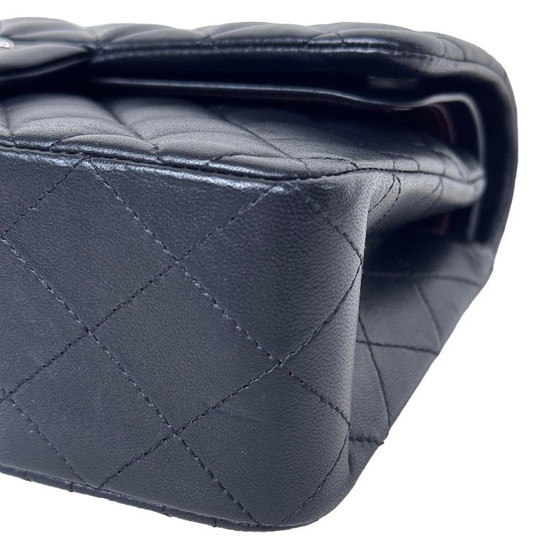 Chanel Classic Flap Small – Crossbody bags, Lambskin (photo 6 of 17)