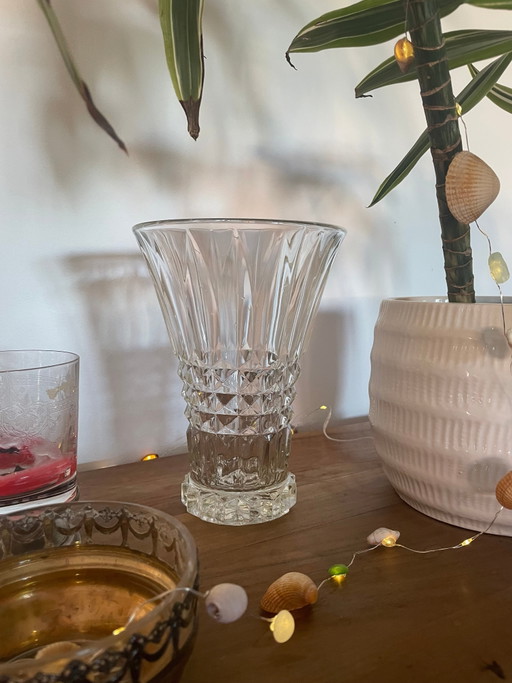 Vintage gemeißelte Vase