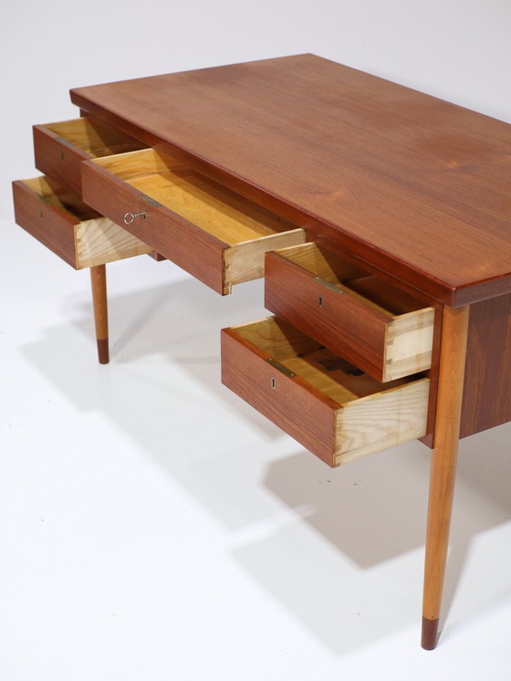 Image 1 of Vrijstaand bureau Deens teak vintage 1960s