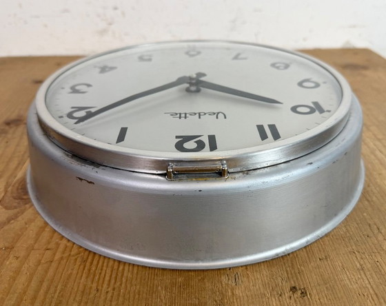 Image 1 of Reloj de pared industrial francés gris de Vedette, años 50