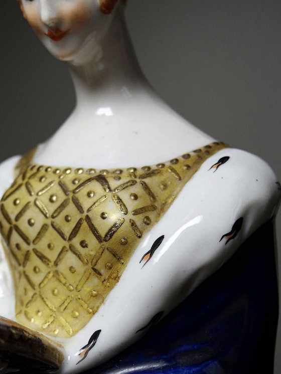 Image 1 of Sujet en porcelaine ancien "Liseuse" art déco signée J.Vesques