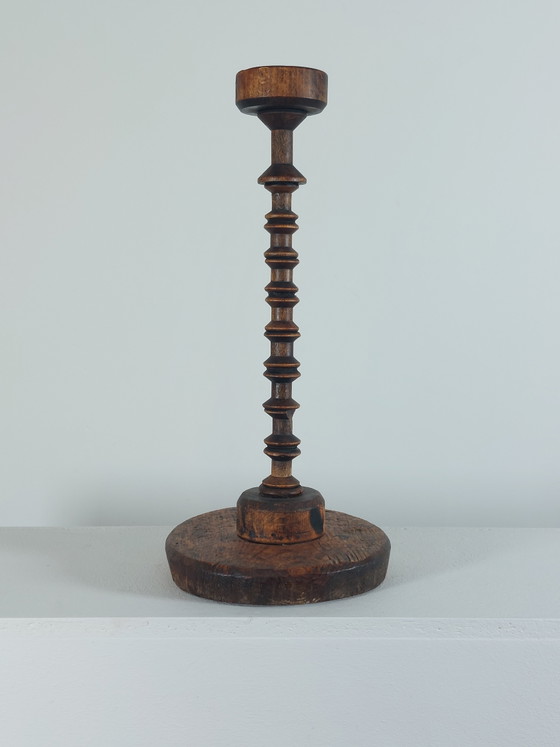 Image 1 of Candeliere antico in legno, rocchetti di filo, arte popolare, patina