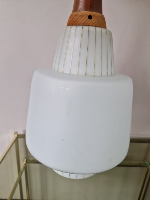 Vintage Deens Model Hanglamp Opalineglas – hanglampen, Wood (photo 2 of 7)