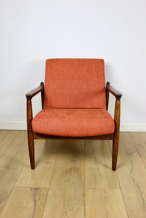 GFM-64 fauteuil, ontwerp van Edmund Homa uit de jaren 70, terracotta baksteen