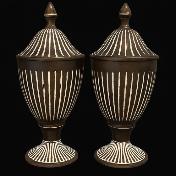 Image 1 of Vintage Franse metalen urnen met deksels