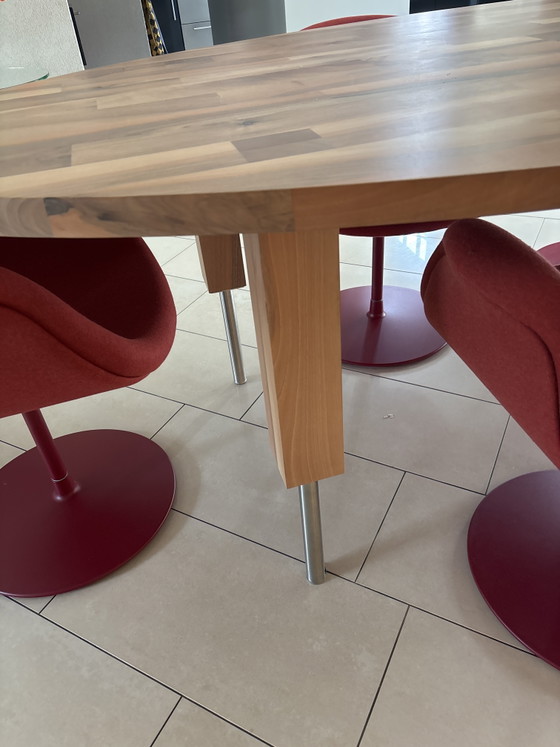 Image 1 of Pilat &Pilat massief noten houten tafel