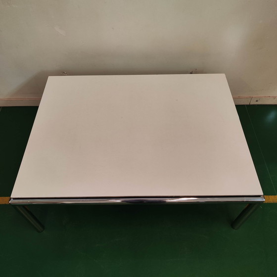 Image 1 of Tavolino da caffè vintage bianco cromato