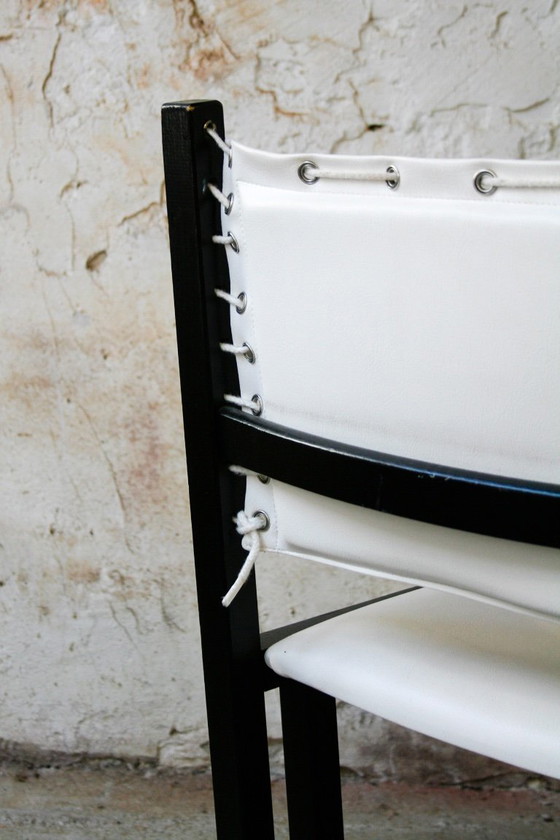 Set of 4 vintage black and white Casala 'Safari' chairs, Dining chairs, Skai (photo 9 of 13)