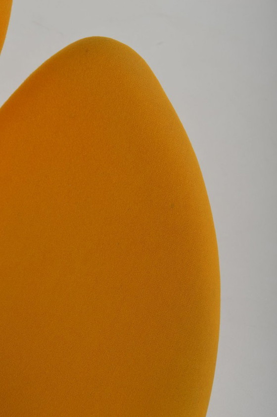 Image 1 of Rodaja de naranja F437 diseñada por Pierre Paulin para Artifort.