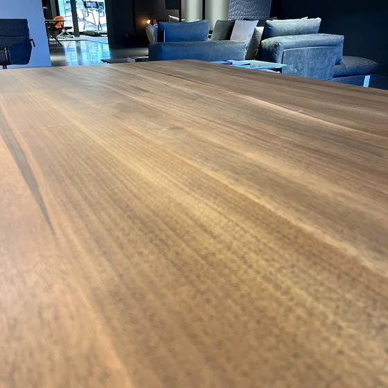 Image 1 of Artisan Latus eetkamertafel Europees walnoot 260x90x76